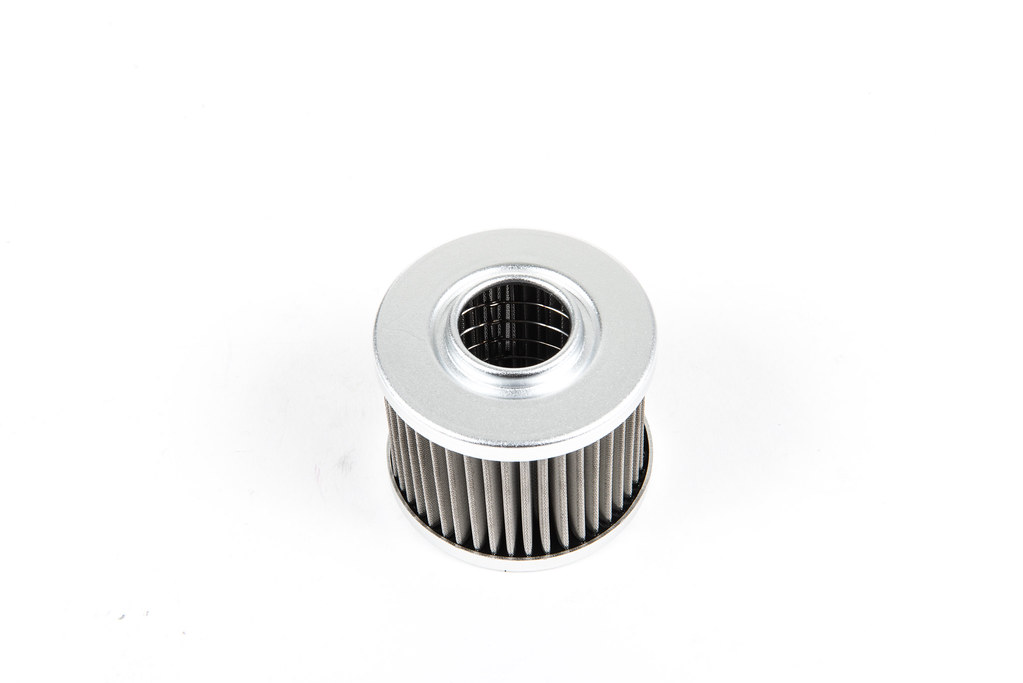 RacingLine Oil Cooler  / Replacement Oil Filter (for use with VWR18G700 ONLY)