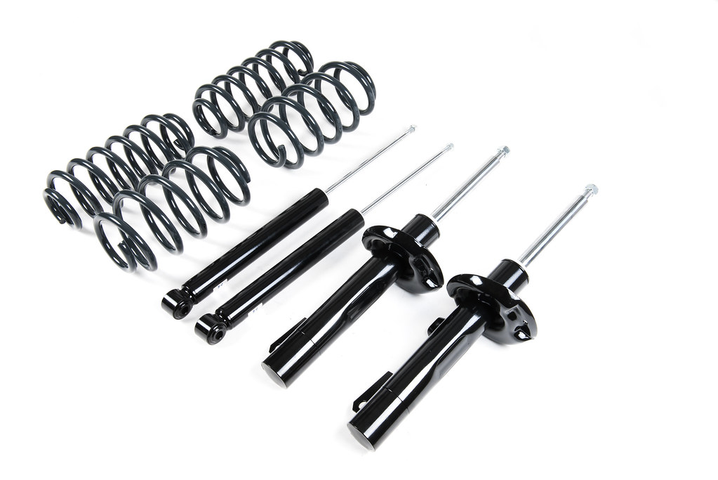 RacingLine Sport Spring & Damper Kit / A5-Platform FWD: Golf 5/6, A3 8P, Leon 2 (55mm strut)