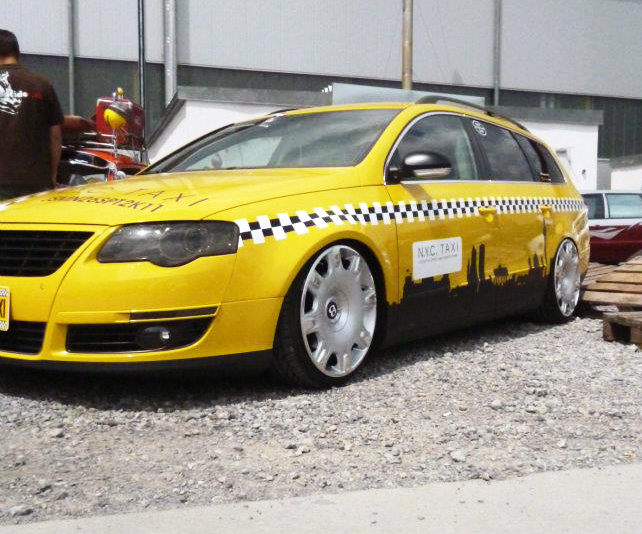 VWPassat-Kotfluegel Volkswagen Passat 3 C GFK Kotflügel 3 cm breiter pro Seite